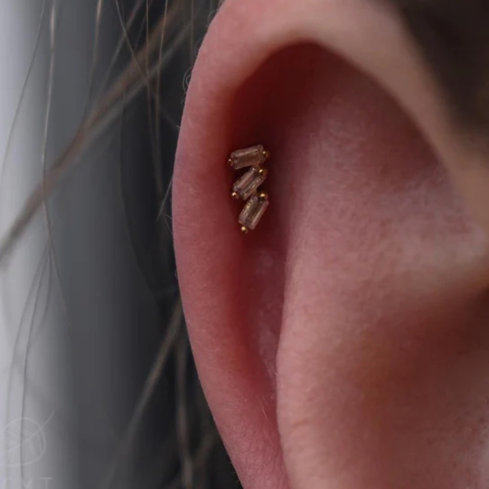 Buddha Jewelry Staxx Threadless End with White Topaz, 14k Yellow Gold - Picture 5 of 5